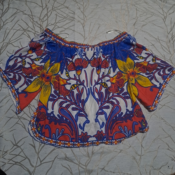 3/$15 Jealous Tomato Patterned blouse size small - Picture 3 of 4